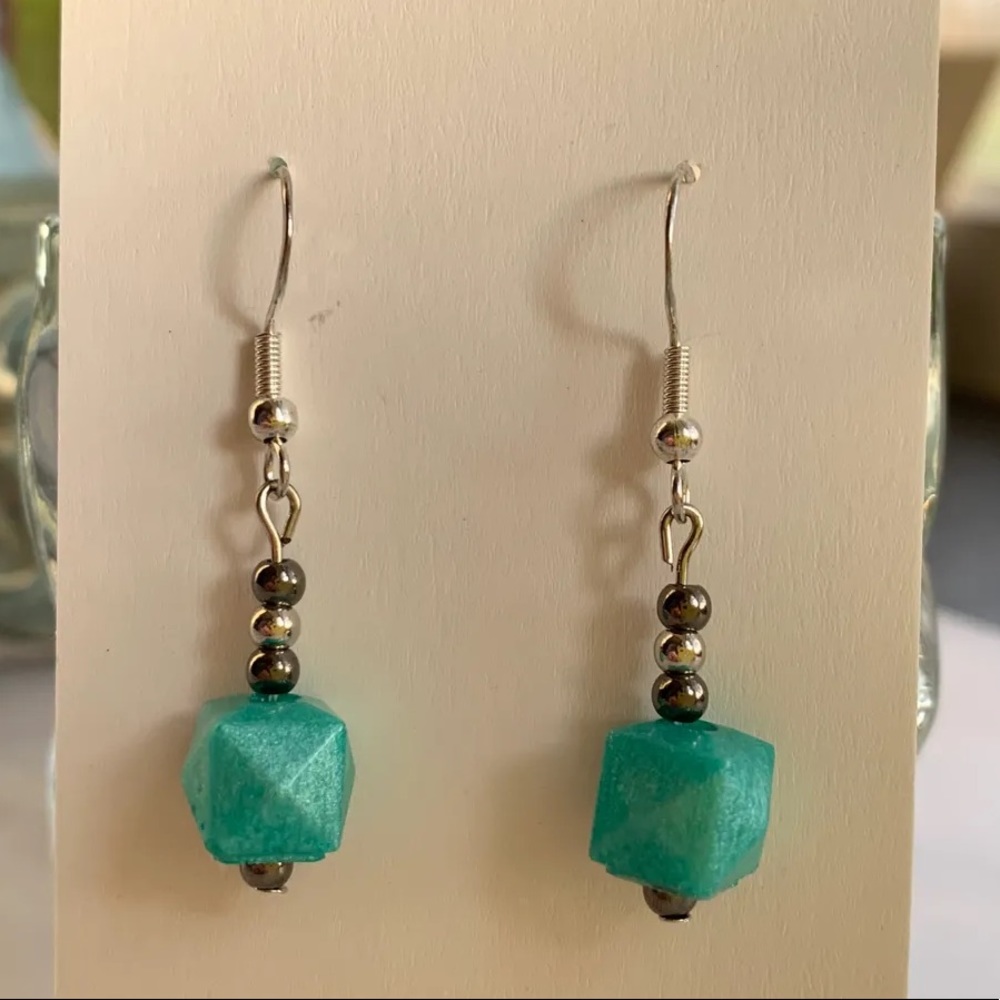 Shimmery teal/green drop earrings - Picture 2 of 2